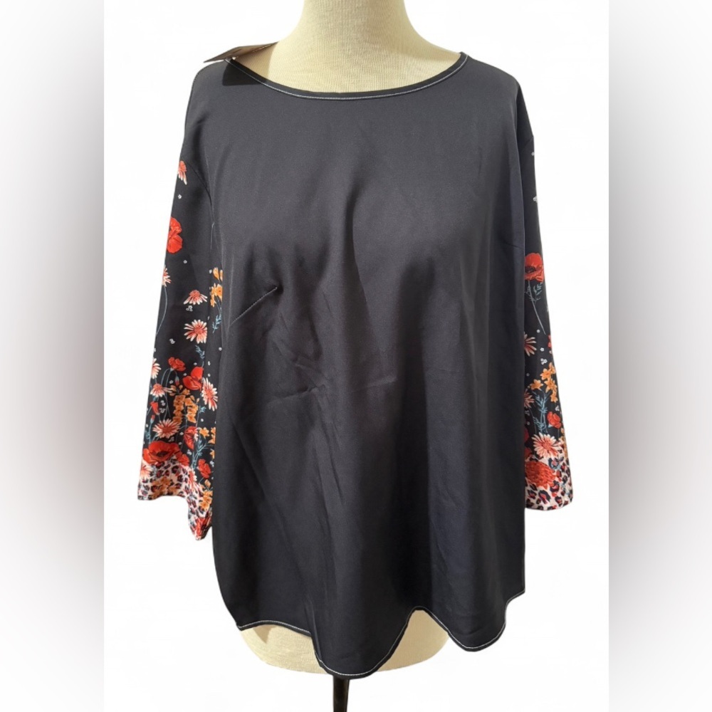 Emery Rose Floral Long Sleeve Navy Top Women’s Size 1XL (New with Tag)
